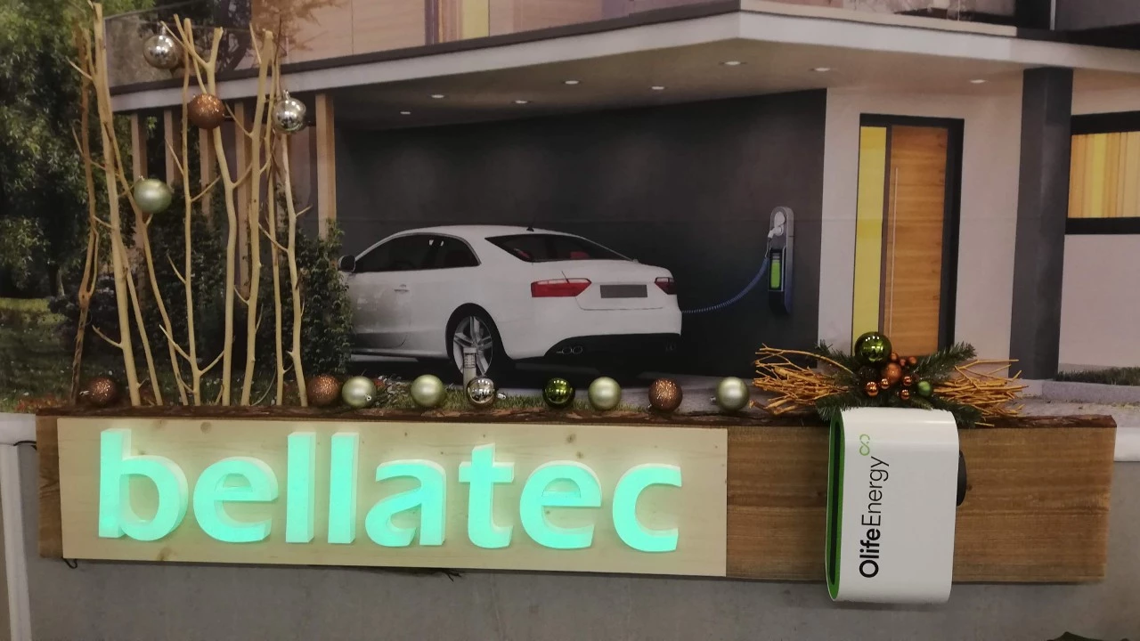 A picture of the led sign.