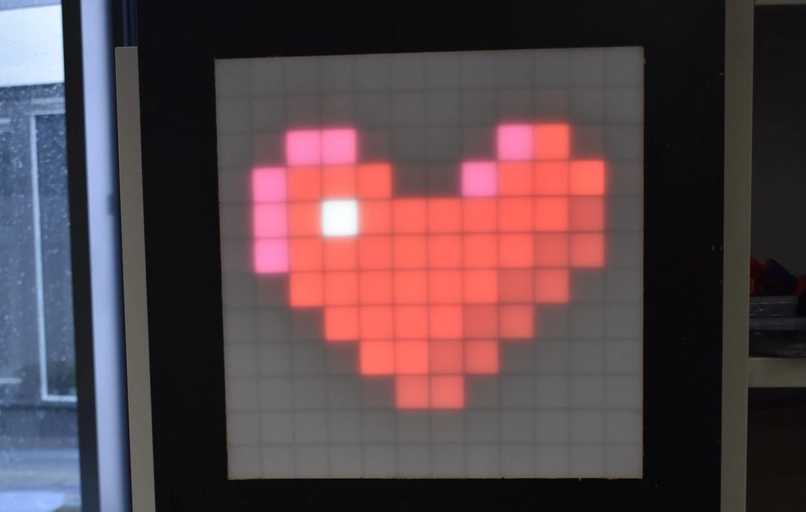 A picture of the led table.